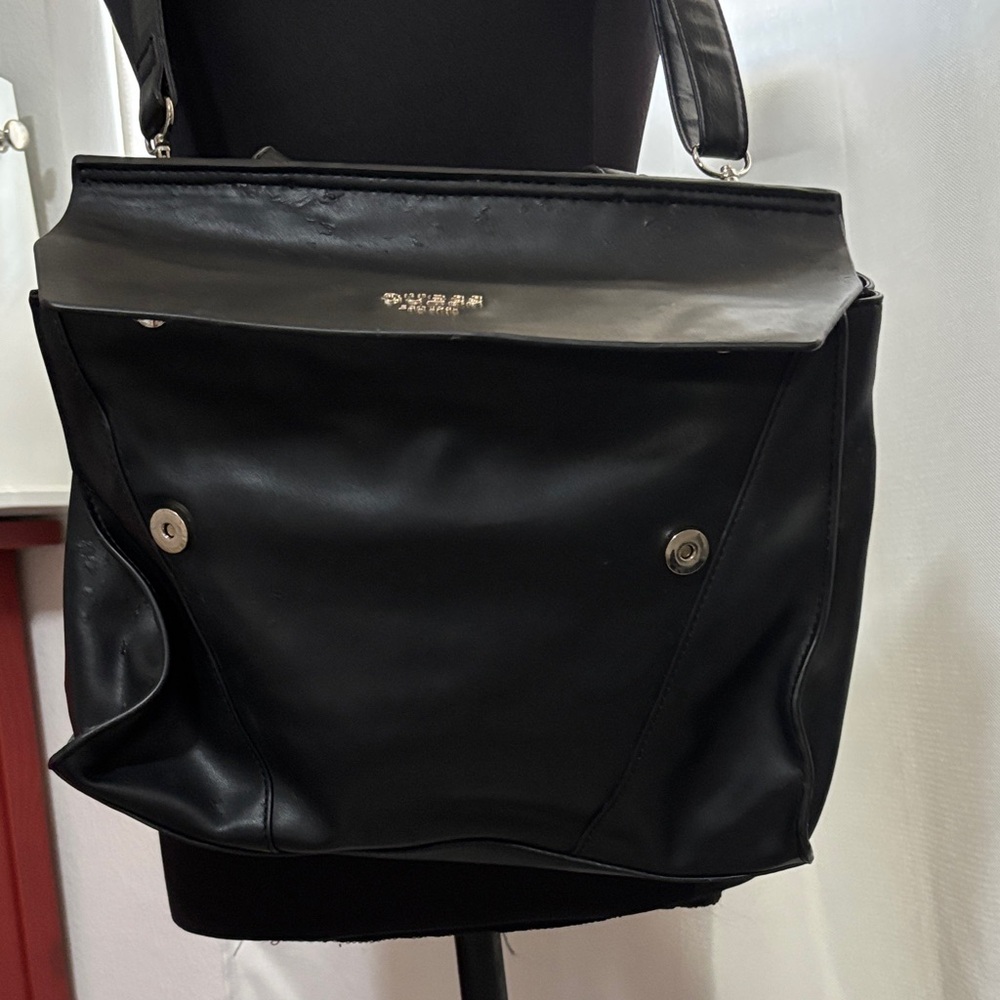 Guess Black Leather Crossbody Bag